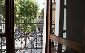 Plaza De Los Curtidores Sevilla
